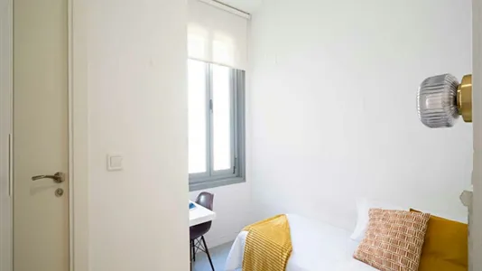Rooms in Madrid Centro - photo 6