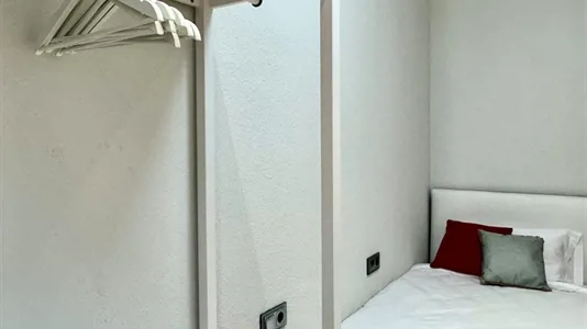 Rooms in Barcelona Eixample - photo 3