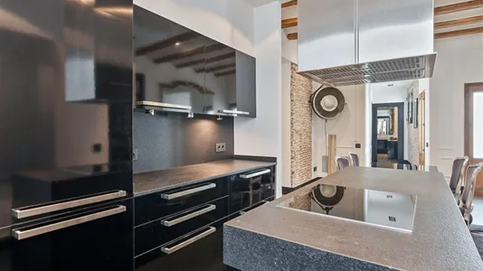Apartments in Barcelona Ciutat Vella - photo 7
