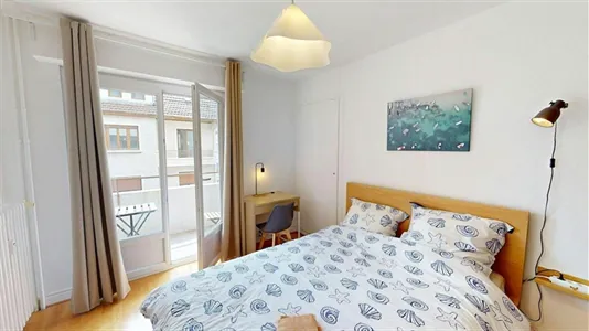 Rooms in Saint-Julien-en-Genevois - photo 4