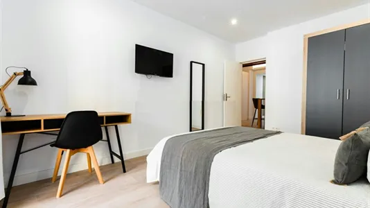 Rooms in Barcelona Eixample - photo 10
