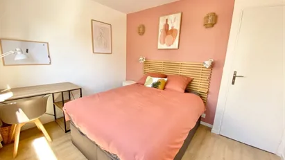 Room for rent in Versailles, Île-de-France