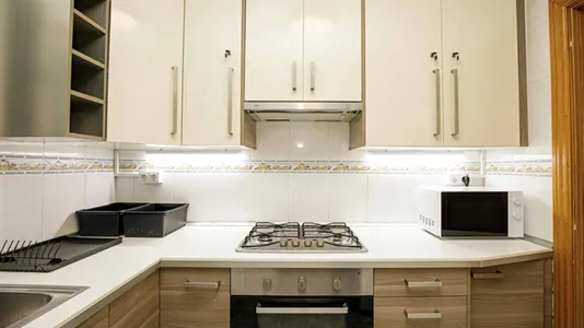 Rooms in Badalona - photo 5