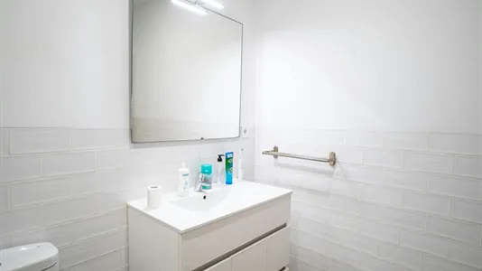 Rooms in Barcelona Eixample - photo 8