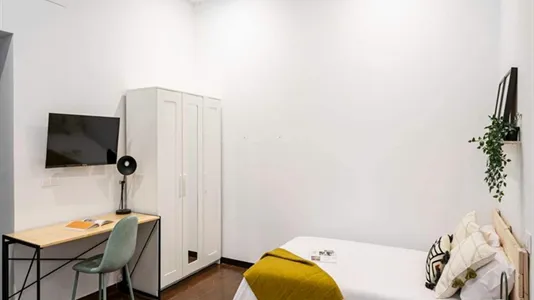 Rooms in Madrid Centro - photo 6