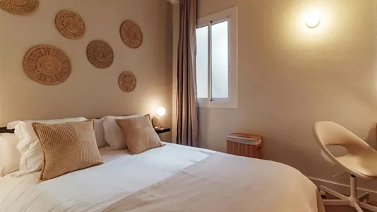 Rooms in Barcelona Ciutat Vella - photo 3