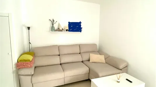 Rooms in Almería - photo 4