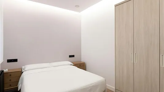 Rooms in Madrid Centro - photo 2