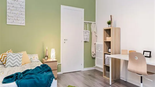 Rooms in Milano Zona 2 - Stazione Centrale, Gorla, Turro, Greco, Crescenzago - photo 2