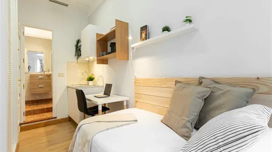 Rooms in Madrid Centro - photo 5