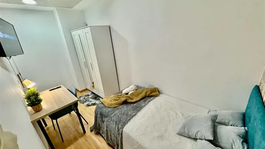 Rooms in Barcelona Eixample - photo 3