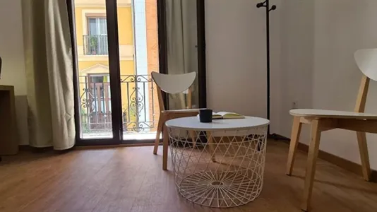 Rooms in Valencia Ciutat Vella - photo 9