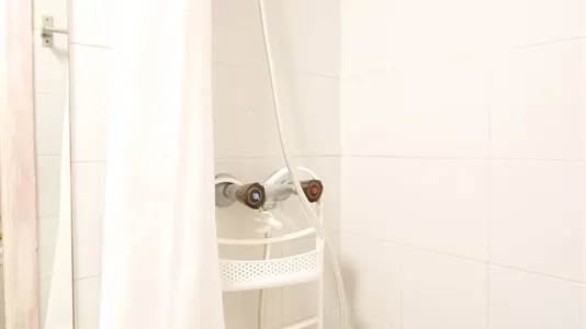 Rooms in Barcelona Eixample - photo 10