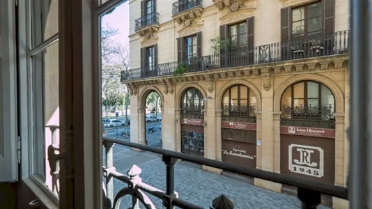 Rooms in Barcelona Ciutat Vella - photo 10