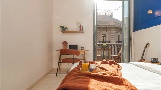 Rooms in Barcelona Eixample - photo 4
