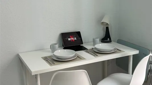 Rooms in Madrid Centro - photo 3