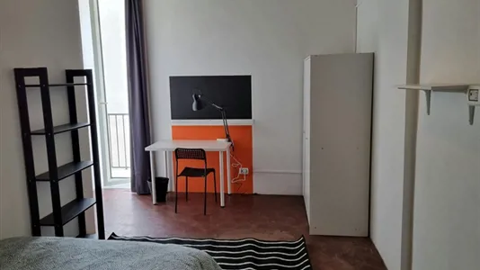 Rooms in Napoli Municipalità 4 - photo 2