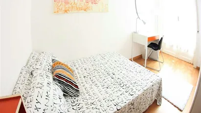 Room for rent in Milano Zona 7 - Baggio, De Angeli, San Siro, Milan