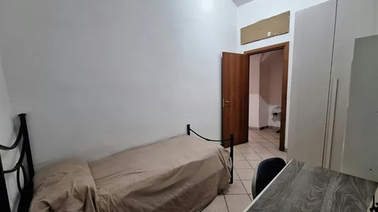 Rooms in Napoli Municipalità 2 - photo 2