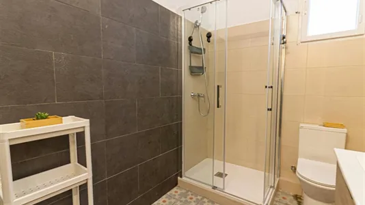 Rooms in Barcelona Eixample - photo 10