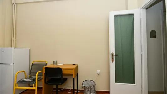 Rooms in Galatsi - photo 4