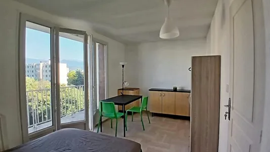 Rooms in Grenoble - photo 2