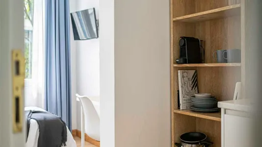 Rooms in Madrid Centro - photo 9