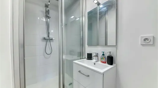 Rooms in Lyon - photo 9