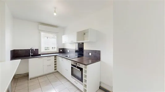 Apartments in Nîmes - photo 1