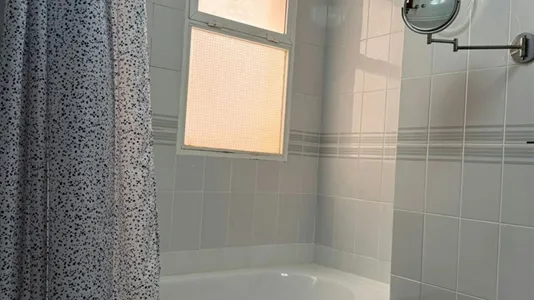 Rooms in Almería - photo 8