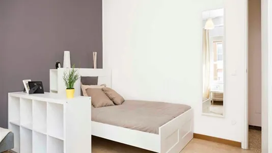 Rooms in Milano Zona 8 - Fiera, Gallaratese, Quarto Oggiaro - photo 4