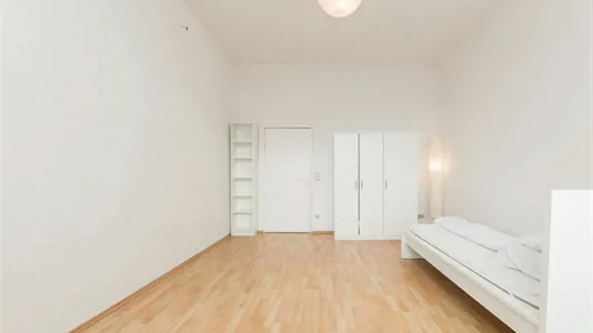 Rooms in Berlin Charlottenburg-Wilmersdorf - photo 3