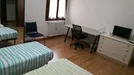 Room for rent, Padua, Veneto, &lt;span class=&quot;blurred street&quot; onclick=&quot;ProcessAdRequest(13841781)&quot;&gt;&lt;span class=&quot;hint&quot;&gt;See streetname&lt;/span&gt;[xxxxxxxxxxxxx]&lt;/span&gt;