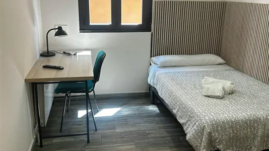 Rooms in León - photo 2
