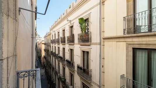 Rooms in Barcelona Ciutat Vella - photo 5