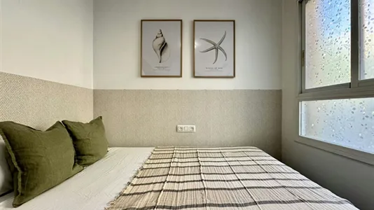 Rooms in Barcelona Eixample - photo 3