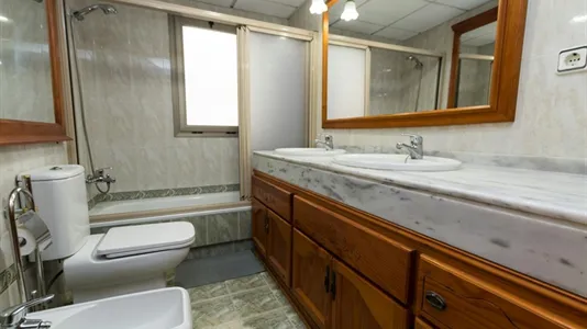 Rooms in Málaga - photo 6