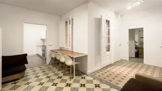 Rooms in Barcelona Ciutat Vella - photo 4