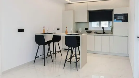 Apartments in Alimos - photo 3