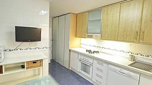 Rooms in Almería - photo 4