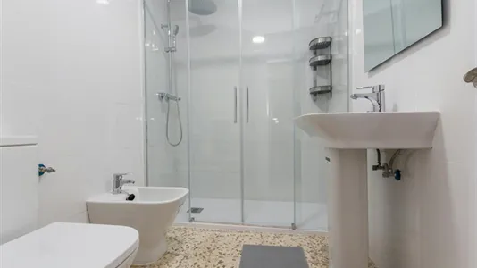 Rooms in Málaga - photo 10