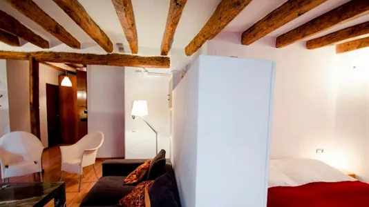 Apartments in Barcelona Ciutat Vella - photo 10