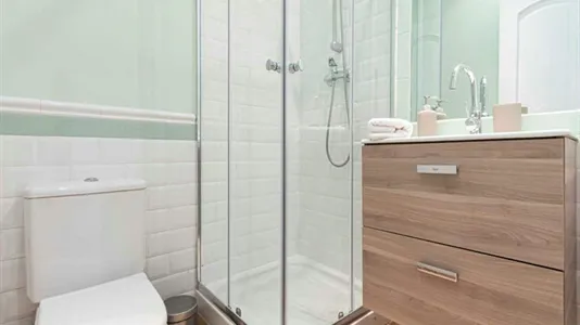 Rooms in Madrid Centro - photo 9