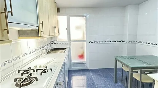 Rooms in Almería - photo 5