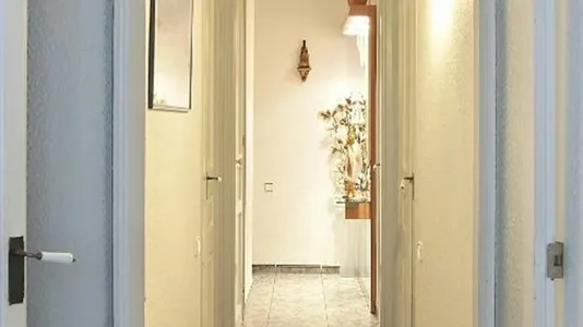 Rooms in Barcelona Eixample - photo 10