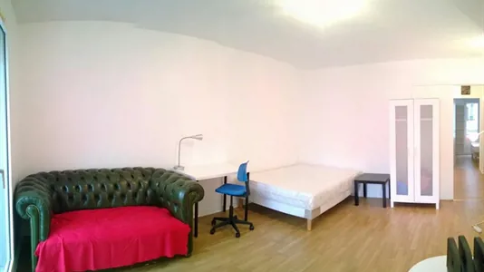 Rooms in Paris 20ème arrondissement - photo 2
