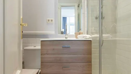 Rooms in Madrid Centro - photo 9