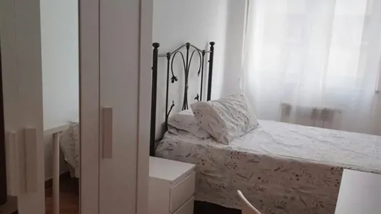 Rooms in Oviedo - photo 2