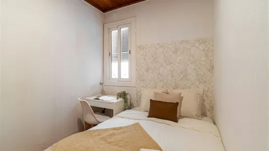 Rooms in Barcelona Eixample - photo 2