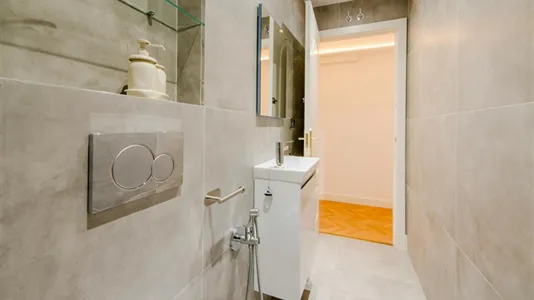 Rooms in Madrid Chamartín - photo 9